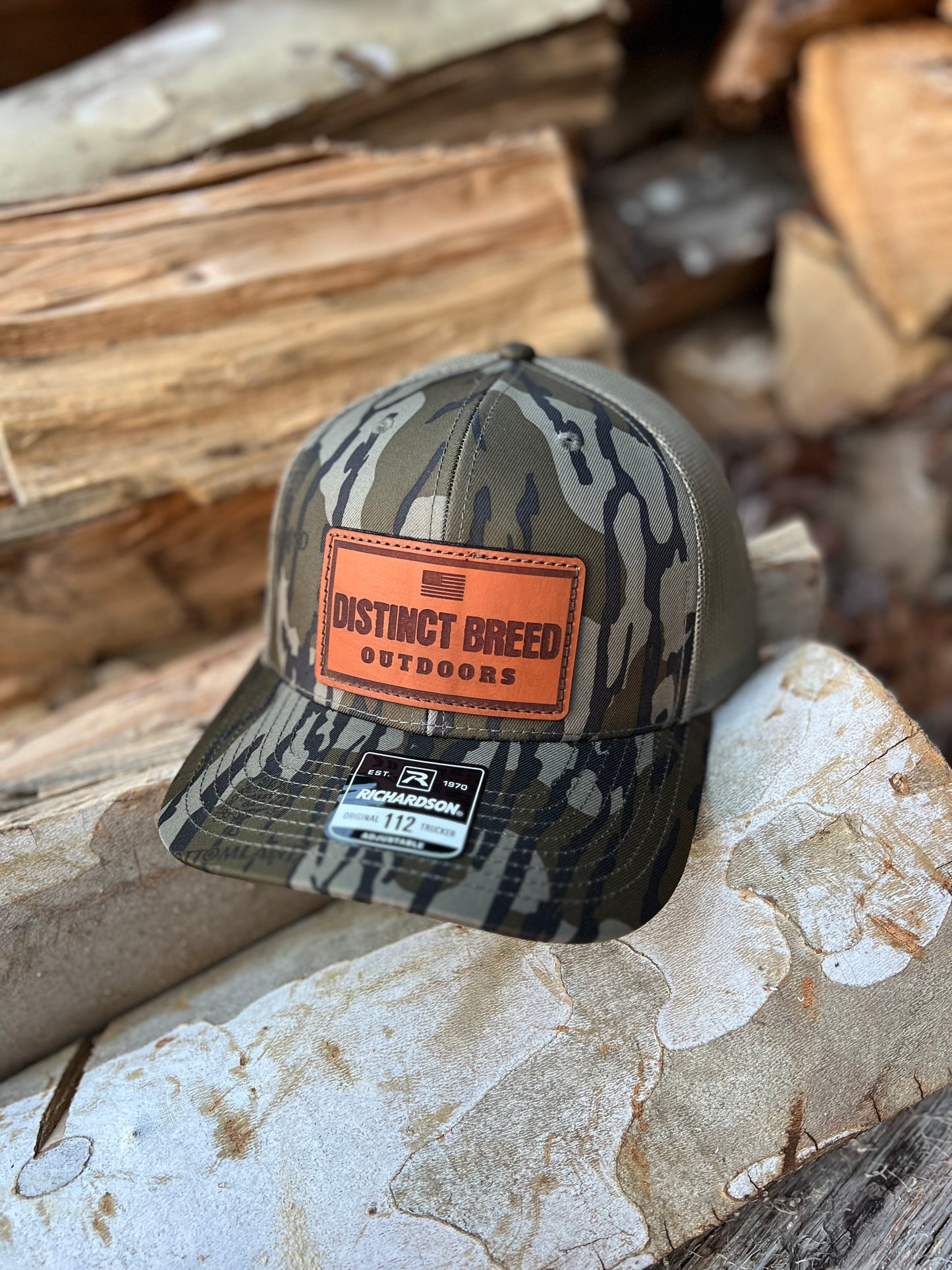 MOSSY OAK BOTTOMLAND LEATHER PATCH HAT